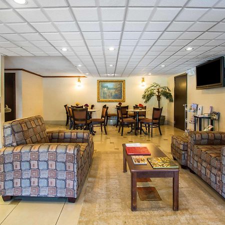 Jax Airport Hotel Jacksonville Eksteriør bilde