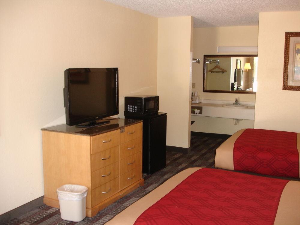 Jax Airport Hotel Jacksonville Eksteriør bilde